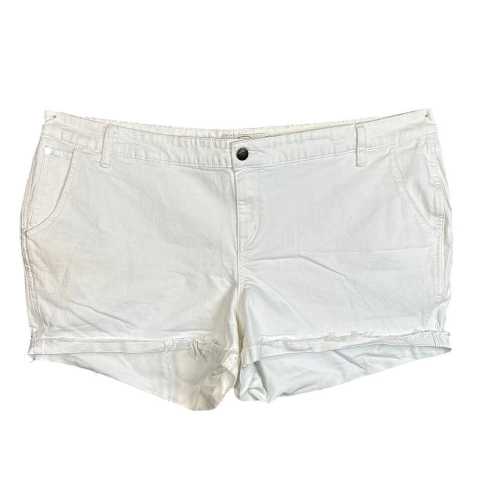 Torrid White Denim Cutoff Plus Size Boyfriend Shorts Fray Hem SZ 26 Coastal Boho